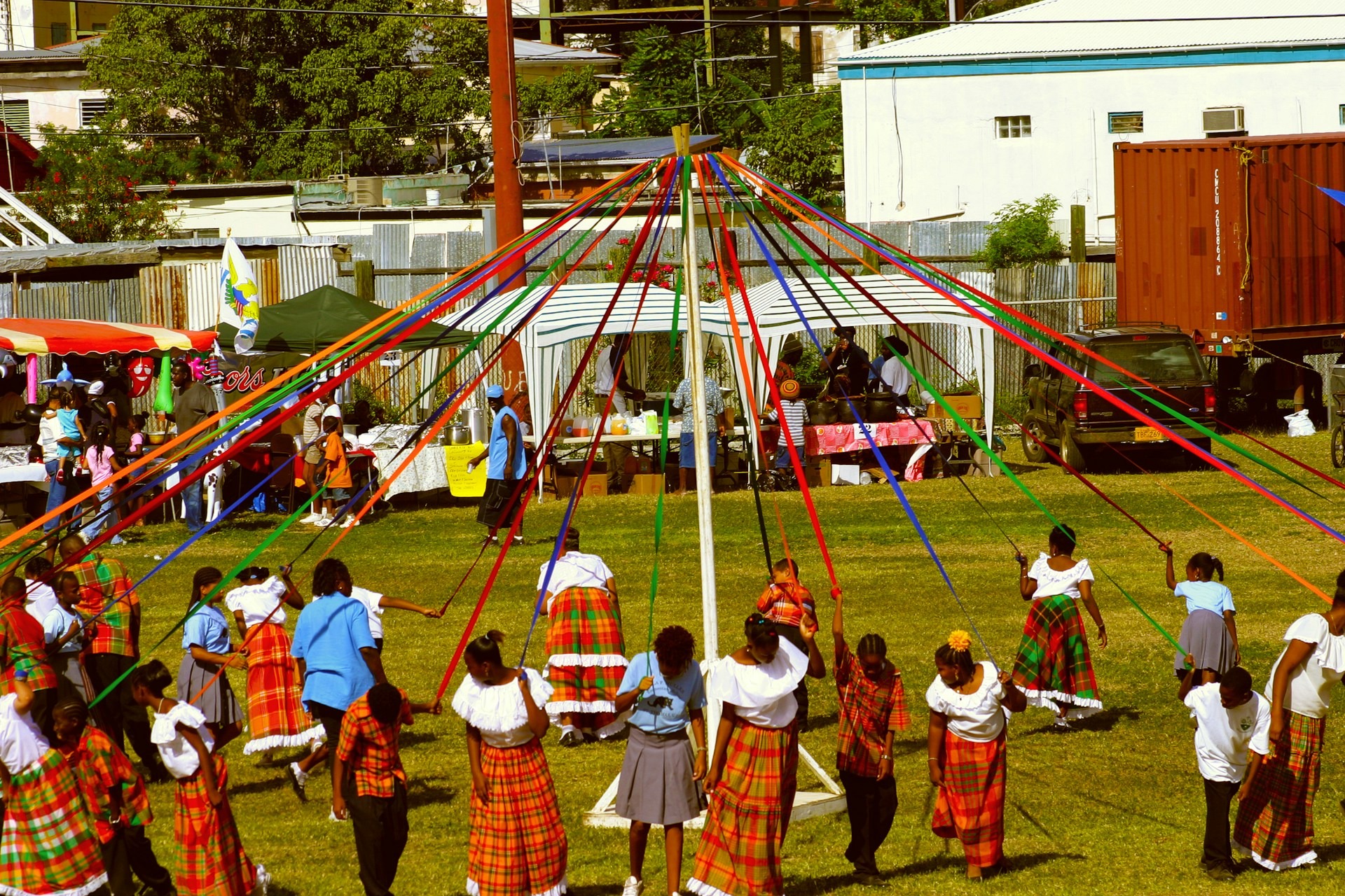 The Power of Diaspora Communities: How to Use and Give Back in Your Cultural Network to Accelerate Your Professional Integration in Quebec